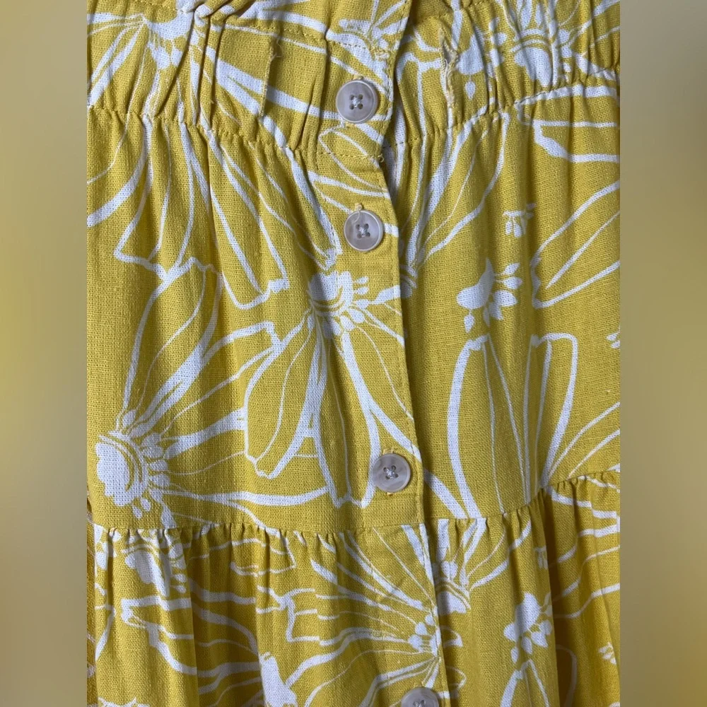 Universal Thread Floral Yellow & White Linen Rayon Blend Button Skirt. - Picture 2 of 12
